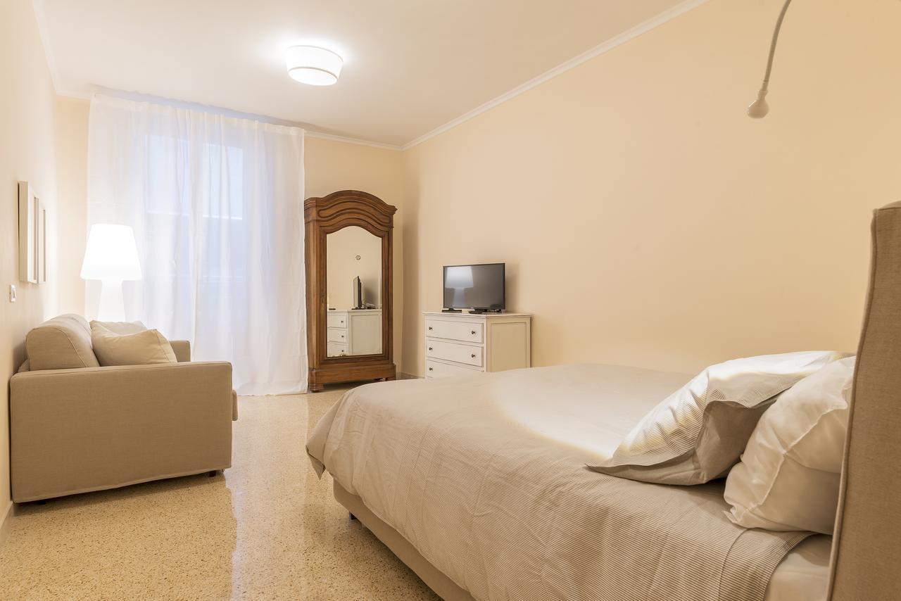 Campo De' Fiori Central Flat Rome Exterior photo